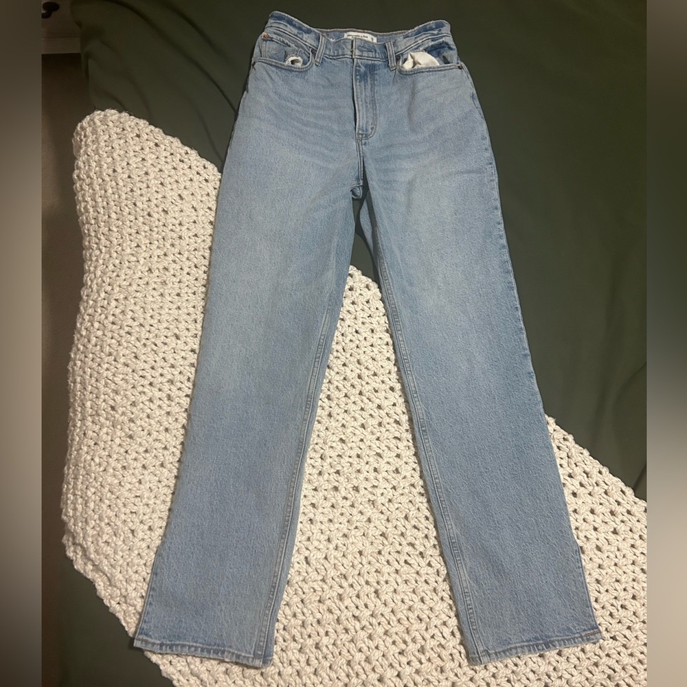 A & F 90s straight ultra high rise curve love jeans